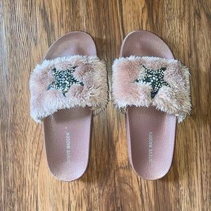 Steve Madden Women’s Mauve Faux Fur Slides Size 9